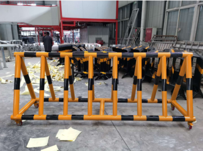 廣西南寧拒馬護欄廠 學(xué)校門口移動拒馬 防沖撞護欄 移動擋車擋人圍欄