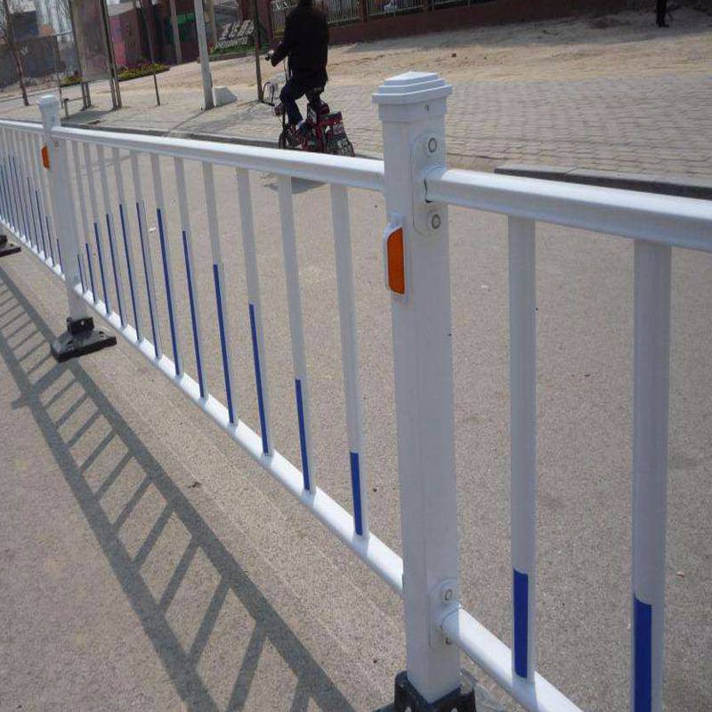 遂寧馬路中央隔離護欄道路防撞護欄網(wǎng)市政園林防護欄