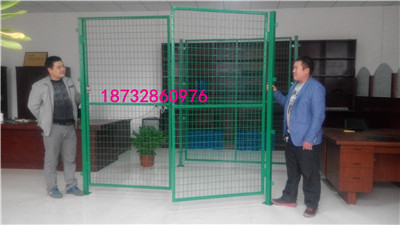 圍墻護(hù)欄網(wǎng)廠家--衡水提供規(guī)模最大的圍墻護(hù)欄網(wǎng)圖片|圍墻護(hù)欄網(wǎng)廠家--衡水提供規(guī)模最大的圍墻護(hù)欄網(wǎng)產(chǎn)品圖片由安平縣華聰金屬絲網(wǎng)制品公司生產(chǎn)提供-