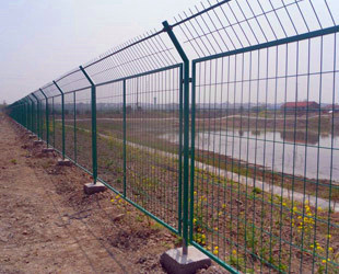 昌黎鐵絲網(wǎng)欄與框架護欄網(wǎng) 安全用品的可靠之選