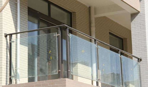 青島與濟南 探尋玻璃護欄的現代應用與本地化制造